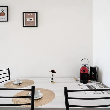 Cozy By Wonderful Italy 아파트 *